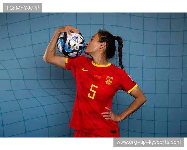 中国女足在比赛中体现出自信气质，中国女足在比赛中体现出自信气质的句子