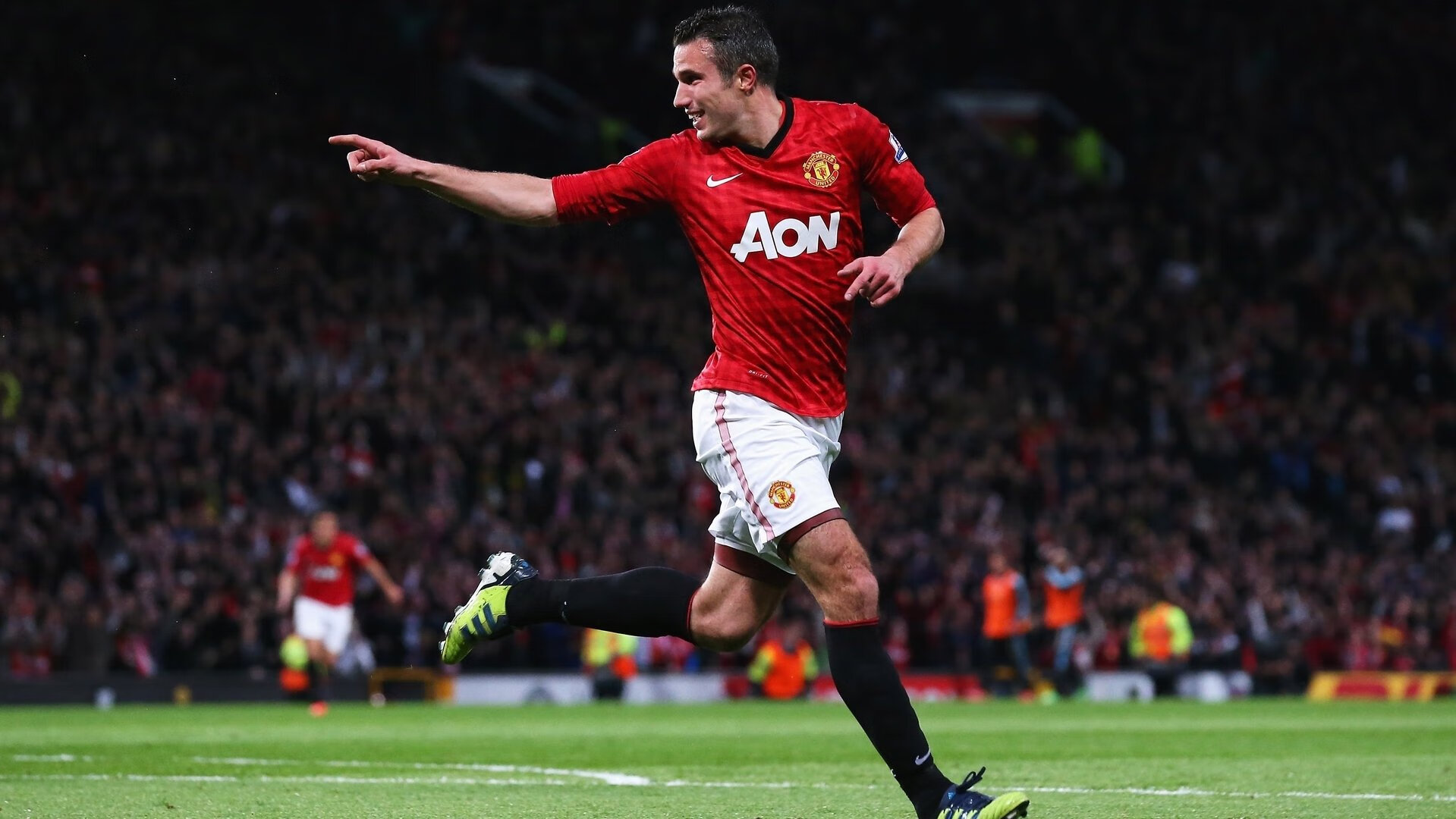 球队激烈竞争出线名额，最后一轮成为决定性战役，小组出线的球队